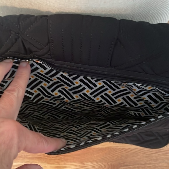 Vera Bradley Messenger or Diaper Bag Quilted Classic Black Side Pockets EUC - Picture 6 of 15